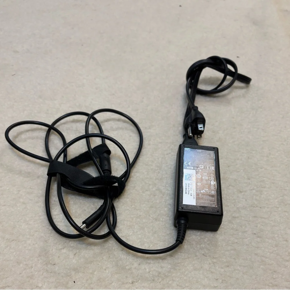Genuine Dell 65W Laptop AC Adapter